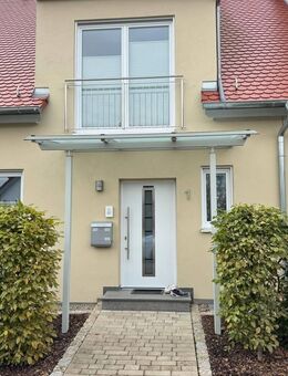 Seien Sie die Ersten !! Großzügiges Einfamilienhaus mit Garage/ Stpl. in Iphofen. Ruhige und sonnige Bestlage. - Iphofen