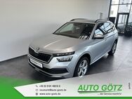 Skoda Kamiq, Tour Vorb VZE Digi elektr Heckkl vo hi SpurAssist Connect Sunset Ladeboden Armlehne Metallic, Jahr 2024 - Beilngries