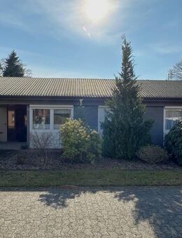 EBENERDIG! 1-Fam.-Bungalow mit 2 Terrassen, Teilkeller, kl. Atelierhaus, 3 Garagen auf XL-Grundstück - Barnstorf
