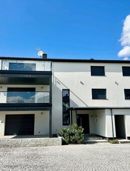 *moderne und großzügige 4 Zimmerwohnung in ruhiger und grüner Lage - ID 6262* - Radeberg