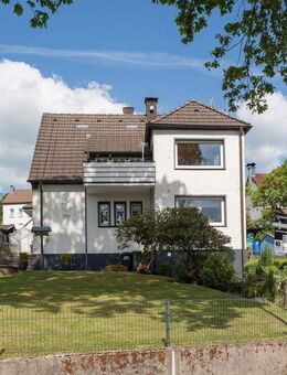 Wandlungsfähiges Zweifamilienhaus mit 1 Garage in Lüdenscheid - Heerwiese - Lüdenscheid