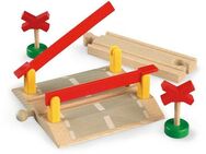 BRIO® Spielzeugeisenbahn-Erweiterung BRIO® WORLD, Bahnübergang, FSC® - schützt Wald - weltweit