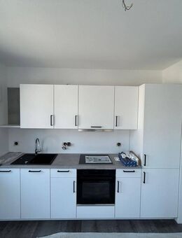 Charmante 2-Zimmer-Wohnung im Obergeschoss mit moderner Einbauküche - Bremen