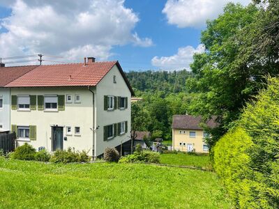 Umgebaute Perle mit Weitblick wartet auf neue Familie