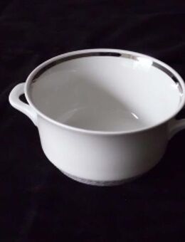 Schumann Arzberg Porzellan weiß  mit Platinrand Relief Suppentasse 1 Suppen-Obertasse 4,- - Flensburg
