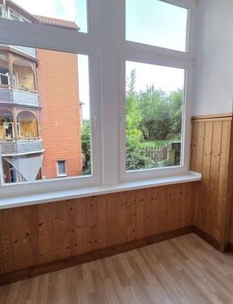 Alte Gemäuer mit Charme - schöne 2 RW mit Wintergarten im Südviertel - Eisenach