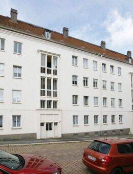 Individuell geschnittene 3-Raum-Wohnung mit Balkon - Plauen