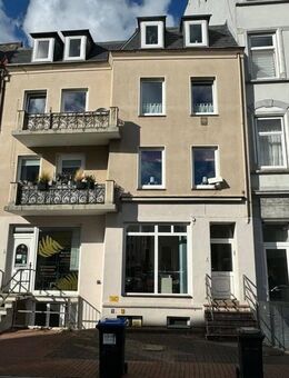 Solides Wohn- und Geschäftshaus mit 2 Wohnungen und 1 Ladengeschäft in 23558 Lübeck- St. Lorenz-Süd - Lübeck