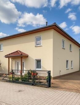 7-Zimmer-Haus mit Terrasse, Garage & Garten in naturnaher Villenlage - Potsdam