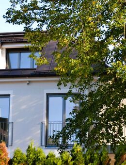 Jetzt kaufen & bald einziehen: Helle 2-Zimmer Dachterrassenwohnung im schönen Blumenviertel - München