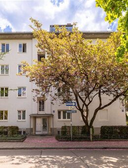 Investieren mit Perspektive in Laim: Zwei aufgeteilte, gepflegte MFH - 14 Einheiten, 23 TG-Stellpl. - München