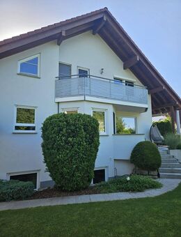 Hochwertiges Einfamilienhaus mit separater Einliegerwohnung und schönem Garten - Gäufelden