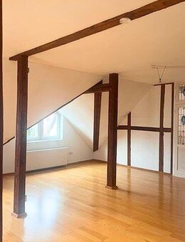Stilvolles Wohnen! 4,5-Zimmer-Wohnung mit zwei Balkonen und besonderem Flair! - Esslingen (Neckar)