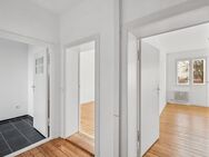 Sofort einziehen! - Sanierte 2-Zimmer-Wohnung mit sonnigem Balkon in Berlin-Tegel - Berlin