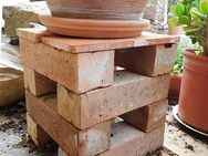 Pflanzenständer Blumentopf Untergestell Garten Konsole Beistelltisch Blumentreppe alte Ziegel Backstein Altziegel DIY - Salzatal