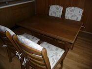 Esszimmertisch mit 4 Stühlen in Eiche rustikal und extra 4 Sitzauflagen mit leichten Gebrauchsspuren - Leinburg