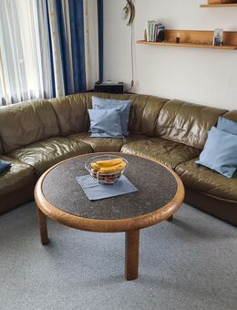 Leder Sofa und Coach Tisch zu verschenken, Bever/GB - Bever