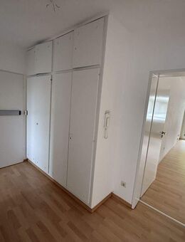 Wunderschöne 2-Zimmer-Whg. mit Balkon und Tiefgaragenstellplatz - Norderstedt