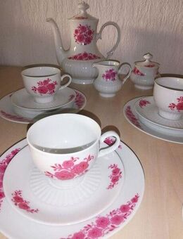 Mitterteich 527 / 2 Kaffee Service weiss mit altrosa Blumen - Berlin Lichtenberg