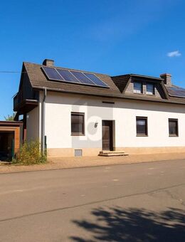 GROßZÜGIGES WOHNHAUS MIT VIELEN MÖGLICHKEITEN - Sellerich