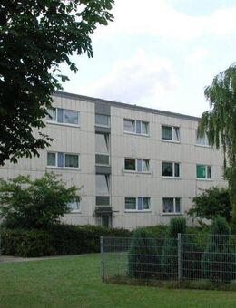 renovierte 3 1/2-Zimmer-Wohnung mit Vollbad und Balkon - Kiel