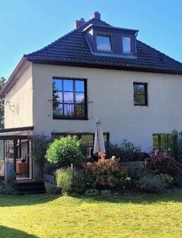 Charmantes Einfamilienhaus auf parkähnlichem Grundstück mit altem Baumbestand - Braunschweig