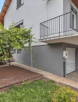 Wohntraum für die Familie - Freistehendes Einfamilienhaus mit kleiner Büroeinheit / ELW - Kuppenheim