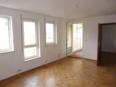vermietete Kapitalanlage in Crimmitschau: 2 Zimmer Eigentumswohnung mit Balkon