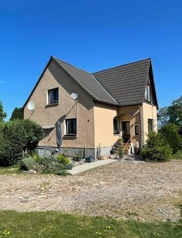 Eine besondere Immobilie Zweifamilienhaus mit großem Grundstück in wunderbarer Alleinlage in M/V zu verkaufen - Splietsdorf
