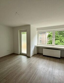 LEERE 3 ZIMMER MIT SÜDBALKON IM 2. OBERGESCHOSS - Duisburg