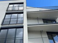 Erstbezug! Moderne Neubauwohnung mit gehobener Einbauküche, Balkon und ex. TG-Stellplatz - Teltow