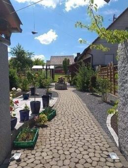 Interessanter Kaufpreis (VHB) !! 2FHaus mit Charme + schönem, pflegeleichtem Außenbereich + Nebengebäude! - Tann (Rhön)