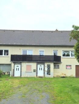Freistehendes Zweifamilienhaus mit großem Garten im OT von Borken - Borken (Hessen)
