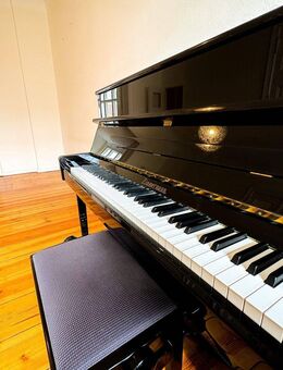 !! Wunderschöne Altbauwohnung mit Südbalkon erwartet Sie !! samt Einbauküche und Klavier - Berlin