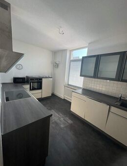 3-Zimmer-Wohnung mit Wintergarten in zentraler Lage von Braunschweig - Braunschweig