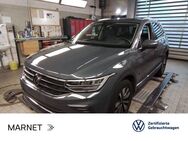 VW Tiguan, 1.5 TSI MOVE, Jahr 2023 - Bad Nauheim