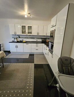 Moderne und Zentrale 3-Zimmer-Erdgeschosswohnung- nur 1 Minute zum Bahnhof! - Duisburg