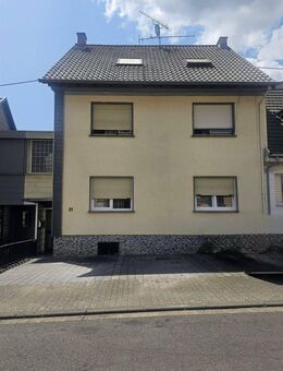 Vermietetes 2 Familienhaus mit Garten und Stellplätze in 66359 Bous zu verkaufen - Bous