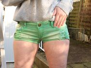 Sexy grüne Jeans Hotpants, kurze Shorts, Gr. 36 - Düsseldorf