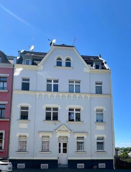 Mehrfamilienhaus teilweise vermietet mit Sanierungsbedarf - Oelsnitz