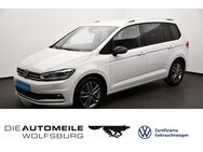 VW Touran, 2.0 TDI Active Stand, Jahr 2023 - Wolfsburg