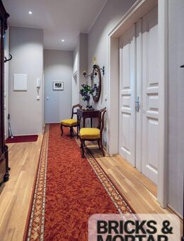 Stilvolle Erdgeschosswohnung in denkmalgeschützter Villa mit Kamin - Radebeul