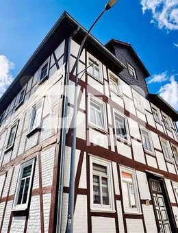 Moderne Dreizimmerwohnung in umfassend saniertem Fachwerkhaus in gesuchter Lage - Felsberg