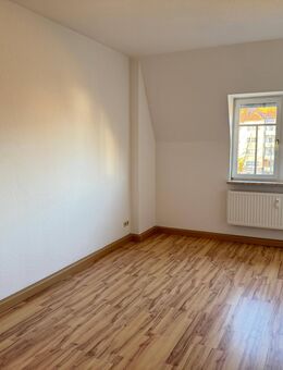 gemütliche Dachgeschosswohnung mit hellen Räumen - Zwickau