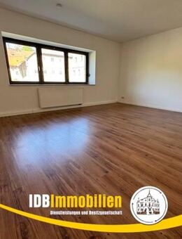 Große 5-Raumwohnung auf zwei Etagen mit Gartenanteil - Dippoldiswalde