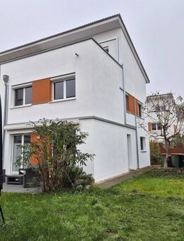 Neuwertige Doppelhaushälfte mit Klimaanlage in familienfreundlicher Spielstraße - Hamburg