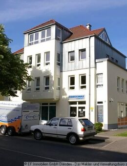 Ab sofort beziehbare 2-Zimmerwohnung mit Tiefgaragenstellplatz, Balkon, separater Küche und Bad mit Fenster und Badewanne in 01219 Dresden - Dresden