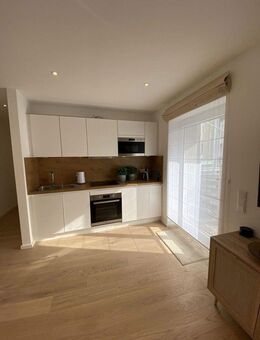 Möblierte Wohnung Citylage Saniert -großer Balkon - Düsseldorf