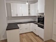 Kernsanierte Wohnung mit Einbauküche: geräumige 4-Zimmer-Wohnung in Göppingen - Göppingen