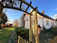 Doppelhaushälfte mit Garage und großem Gartengrundstück - Oschersleben (Bode)